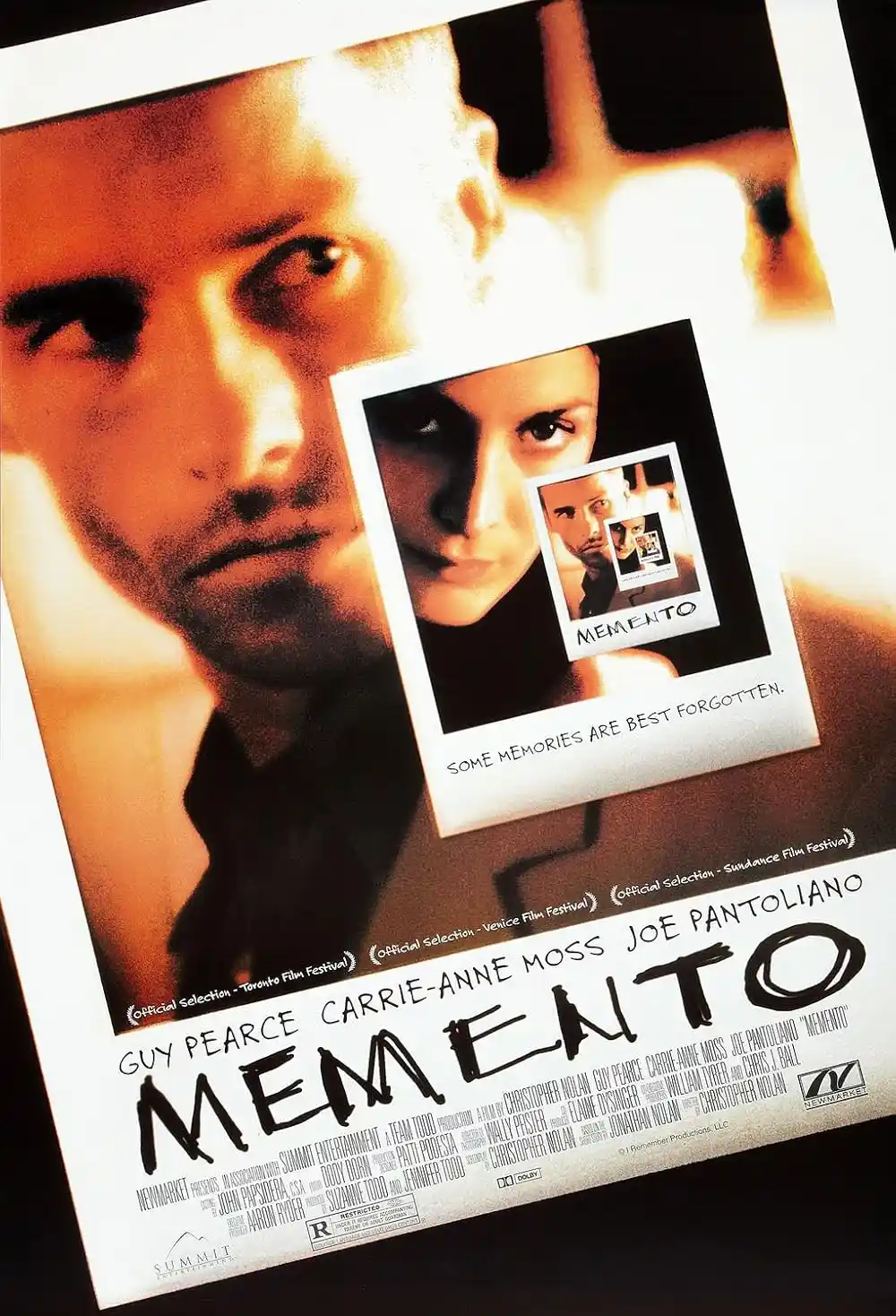 8 فیلم که ذهن شما را به بازی میگیرند: بهترین فیلم های کاراگاهی 7 Memento compressed