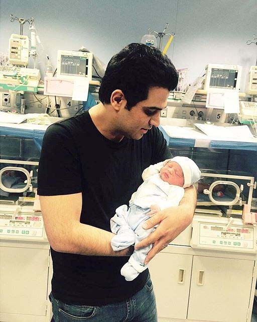 بیوگرافی حمید عسکری؛ ماجرای آشنایی با همسرش و تولد کارن 7 اولین عکس حمید عسکری و پسرش کارن در بیمارستان